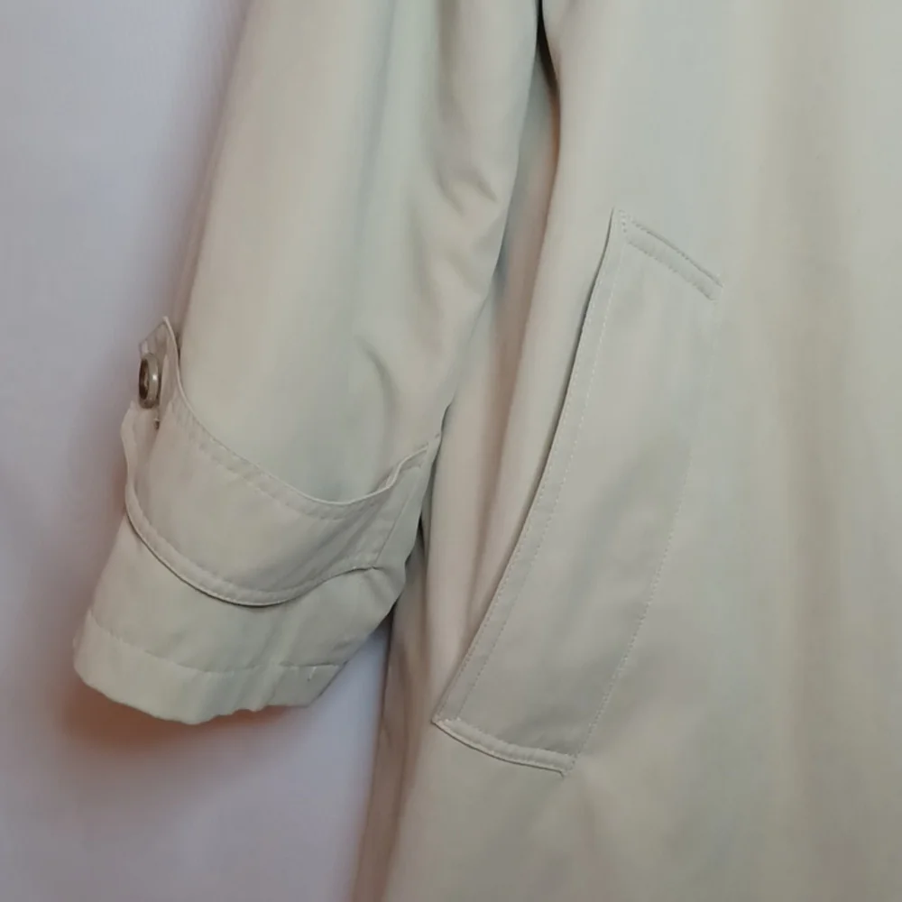 BROOKS 346 Tan Color Men's Trench Coat. Size 44R - Picture 5 of 16